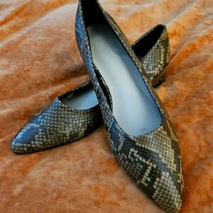 NWOT Halston Snakeskin Patterned Women's Flats